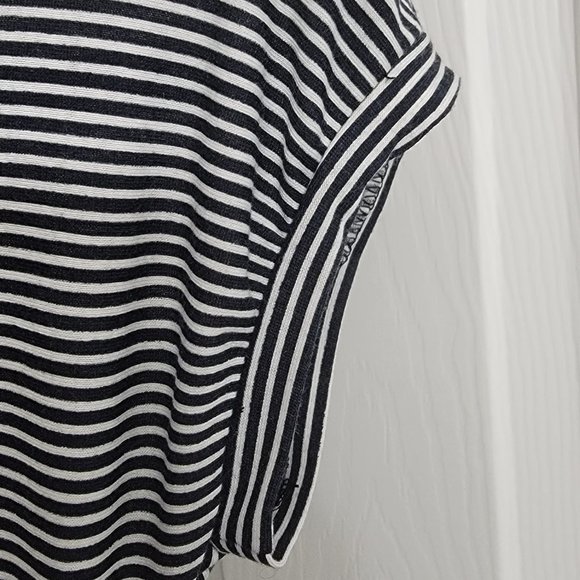 Girls Striped Batwing Sleeve High Low Hem Belted Dress Size: 11/12 Black & White - Picture 6 of 8